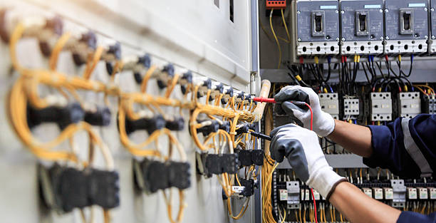 Professional Electrician technician working in Lexington, OK